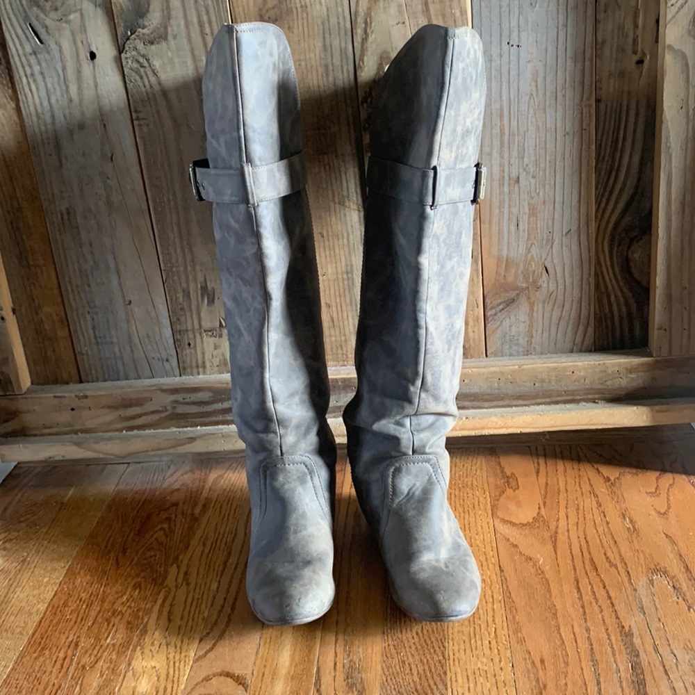 Grey over-the-knee semi-slouchy boots. Size 8